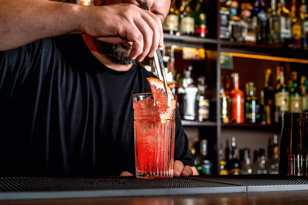 Crise do metanol acende alerta e mostra difícil combate à adulteração de bebidas!